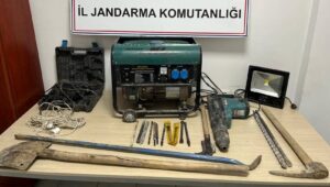 karabukte 4 kisi kacak kazi yaparken yakalandi ltKCb1sy.jpg